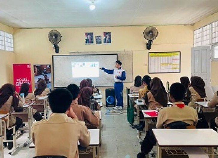 Photo of Sambangi SMKN 7 Pontianak, Astra Motor Kalbar Kampanyekan Etika Berkendara di Jalan Raya