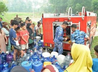 Lanud Supadio Salurkan Air Bersih, Bantu Warga Sungai Raya Hadapi Kemarau