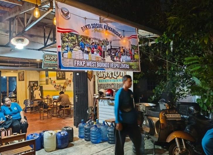 Photo of Kemarau Mengeringkan Kampung, Anak Vespa Mengalirkan Air Bersih dan Harapan: Tiga Hari FRKP West Borneo Vespa Lovers Bergerak Membantu Warga yang Kesulitan di Tengah Kekeringan Ancaman Karhutla