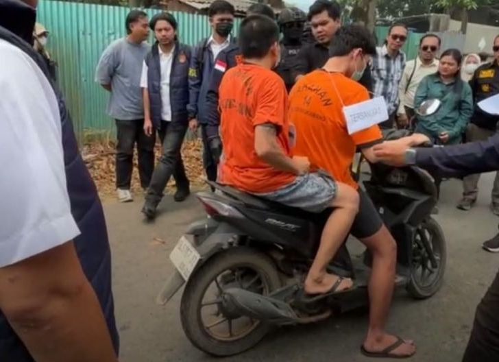 Photo of Satreskrim Polres Singkawang Gelar Rekonstruksi Pembunuhan Dengan Senapan Angin