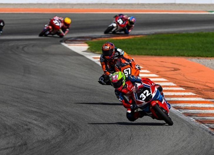 Photo of Terkencang di FP Valencia, Ramadhipa Tembus Enam Besar Moto3 Junior