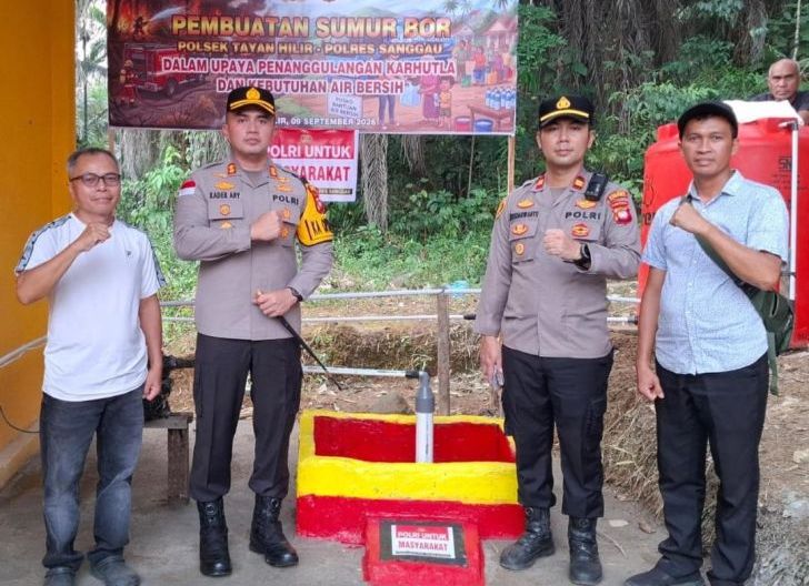 Photo of Kapolres Sanggau Resmikan Sumur Bor di Tayan Hilir, Bantu Warga dan Perkuat Penanganan Karhutla