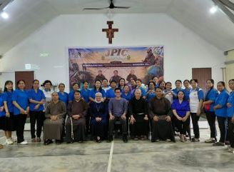 Jadi Pembicara pada Seminar JPIC Kapusin di Paroki Kuala Dua, Bruder Stephanus Paiman Ajak Umat dan Tokoh Adat Bersatu Lawan Narkoba