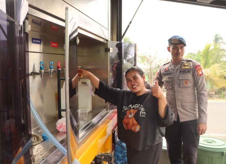 Photo of Polres Ketapang Kerahkan Mobil Water Treatment, Bantu Warga Atasi Krisis Air Bersih