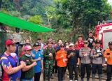 Photo of Wabup Sanggau Tinjau Lahan Karhutla di Tayan Hilir