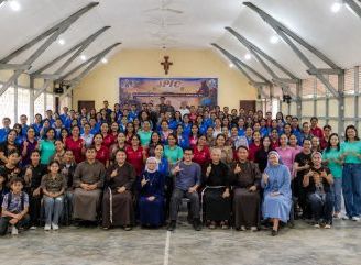 Bruder Steph Ceritakan Pengalaman FRKP Dampingi Kasus Narkoba, Ajak Umat dan Tokoh Adat Bersatu Selamatkan Generasi saat jadi Pembicara Seminar JPIC Kapusin di Paroki Gembala Yang Baik Kuala Dua