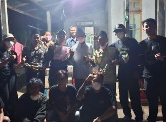 Masa Kalbar Bersama Sound Of Earth dan Books for Borneo Salurkan Dukungan untuk MPA dan Relawan Karhutla di Kubu Raya
