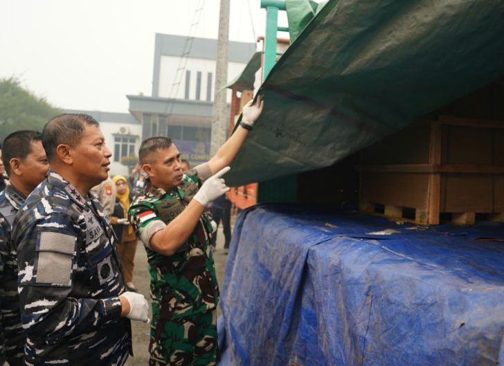 Photo of Pangdam XII/Tpr Apresiasi Pengungkapan Jutaan Batang Rokok Ilegal oleh Kodaeral XII