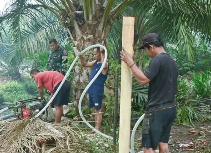 Photo of Hadapi Kemarau Panjang, Lanud Supadio Dukung Pembangunan Sumur Bor untuk Warga Kuala Mandor B