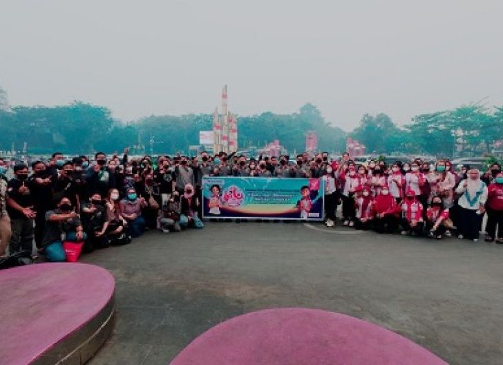 Photo of Rayakan Hari Pelanggan Nasional 2026 dengan Apresiasi dan Semangat Satu HATI, Astra Motor Kalbar Berbagi Masker ke Warga Kalbar di Tengah Bencana Kabut Asap