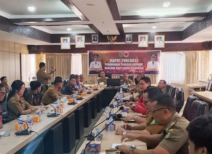 Photo of Bupati Darwis Pimpin Rapat Perpanjang Tanggap Darurat Karhutla
