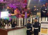 Photo of Cegah Pelanggaran Disiplin, Provos Brimob Kalbar Patroli Tempat Hiburan Malam