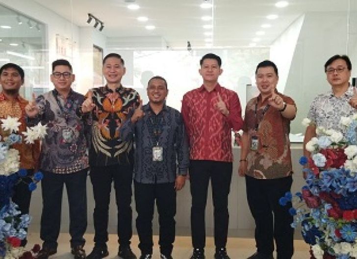 Photo of Tampil dengan Konsep Baru dan Tebar Servis Gratis untuk 500 Motor, Re-Opening Astra Motor Ahmad Yani Pontianak Berlangsung Semarak 