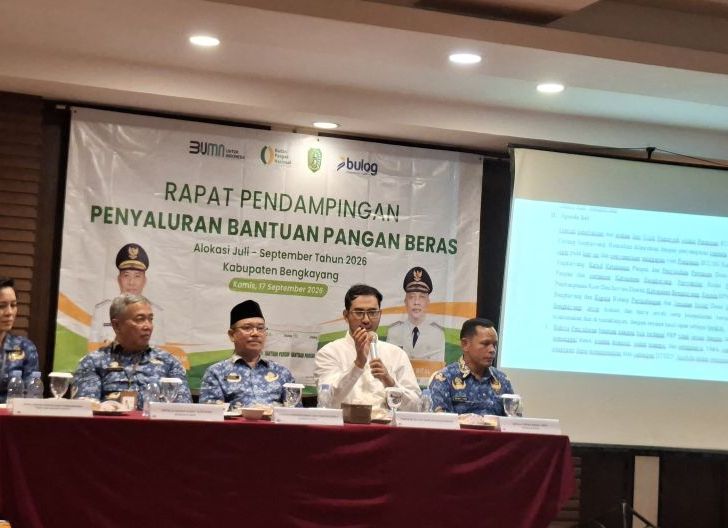 Photo of Penyaluran Bantuan Pangan Bulog Singkawang Sudah Capai 70 Persen di Bengkayang