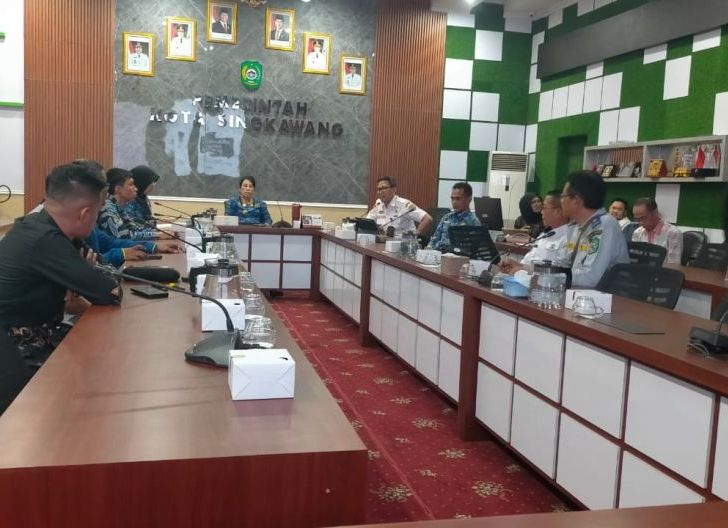 Photo of Kabut Asap Picu Penerbangan Bandara Singkawang Tak Beroperasi Selama Sebulan