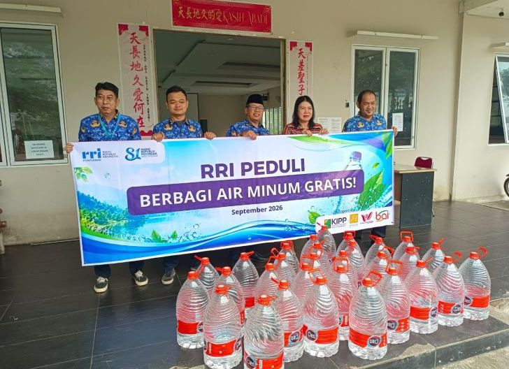 Photo of Kemarau Panjang, RRI Pontianak Bantu Air Bersih Panti Asuhan dan Panti Jompo Kasibapa