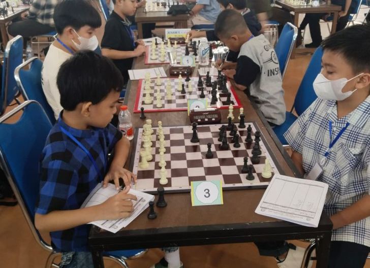 Photo of 20 Pecatur Singkawang Bawa Semangat Prestasi di Kejurprov Catur ke-49 Kalbar