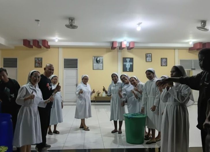 Photo of Lantunan “Terima Kasih Seribu” di Graha Werdha, Mengiringi Perjalanan Air Kehidupan FRKP di Tengah Bencana Kabut Asap Karhutla dan Kekeringan