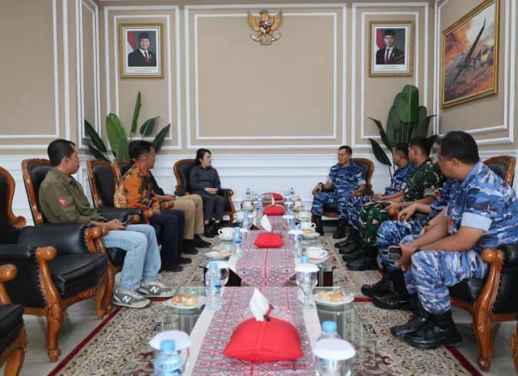 Photo of Pemkot Singkawang ke Lanud Supadio Bahas Optimalisasi Bandara