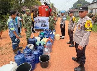 Warga Mungguk Pasir dan Modang Terima 6.000 Liter Bantuan Air Bersih