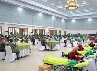 Sambut HUT ke-81 TNI, Kodam XII/Tpr Gelar Bakti Kesehatan Donor Darah dan Khitanan Massal