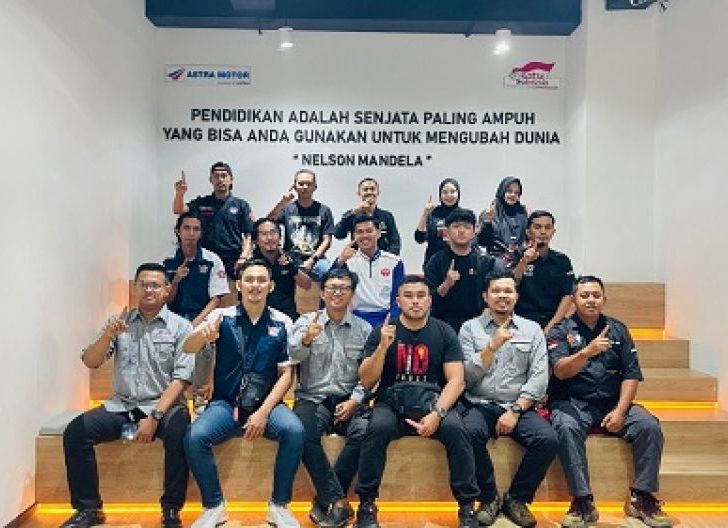Photo of Astra Motor Kalbar Bekali Komunitas Motor Sport Cara Aman Berkendara Berkelompok, Bukan Sekadar Touring Biasa