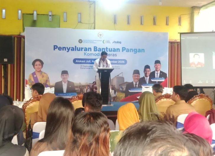 Photo of Penyaluran Bantuan Pangan di Pontianak Timur Dipantau Anggota Komisi IV DPR RI, Pemprov Kalbar Apresiasi Peran Bulog Wilayah