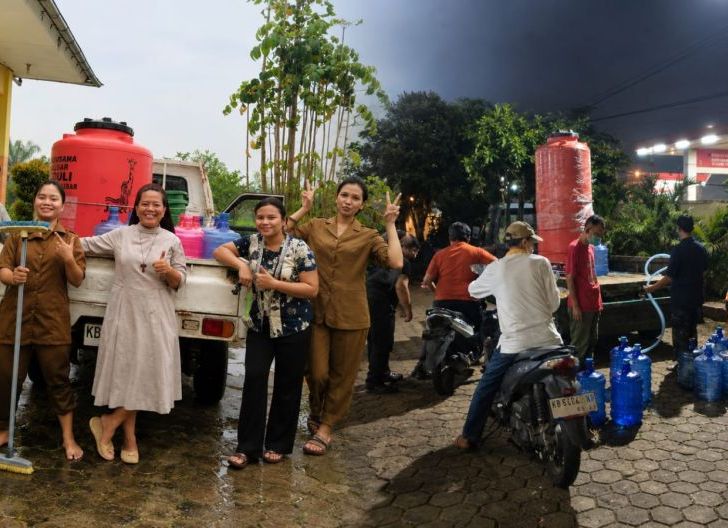 Photo of Dari Halaman Gereja hingga Panti Asuhan, Layanan Air Bersih Kapusin JPIC Terus Bergerak di Pontianak