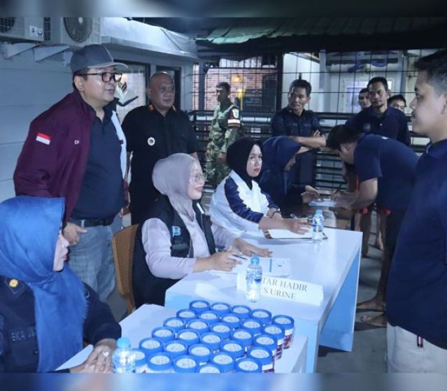 Tim Gabungan Razia Mendadak Rutan Pontianak, Puluhan Barang Terlarang Disita