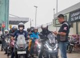 Photo of Wujudkan Aktivitas Sosial Bermanfaat, Astra Motor Kalbar Eksplorasi Rasau dengan ADV 160