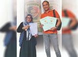 Photo of Indra dan Ana Akhirnya Berdamai, Sempat “Beramok” di PN dan Kantor Polisi Karena Bunga Pinjaman Rp4,3 Miliar, Ketua Motor Gede Pontiaank Kembalikan Dua Sertifikat Rumah Nurhana, Polresta Kota Pontianak Fasilitasi Restorative Justice