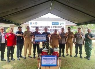 Dukung Penanganan Karhutla di Landak, BRI Cabang Sanggau Serahkan 50 Pompa Alkon kepada Kodim 1210/Landak
