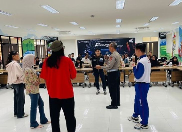 Photo of Astra Motor Kalbar Gelar Talk Show Bersama Mahasiswa UNU: Secangkir Kopi, Sejuta Mimpi, Obrolan Santai Menuju Generasi Cari aman