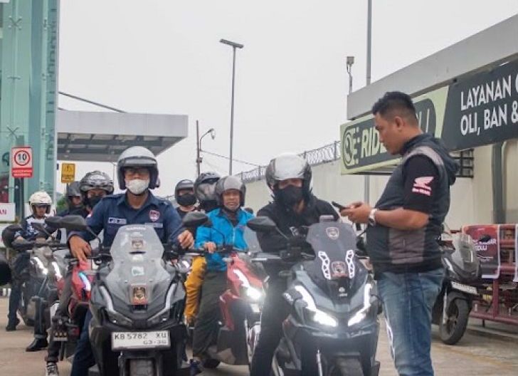 Photo of Wujudkan Aktivitas Sosial Bermanfaat, Astra Motor Kalbar Eksplorasi Rasau dengan ADV 160