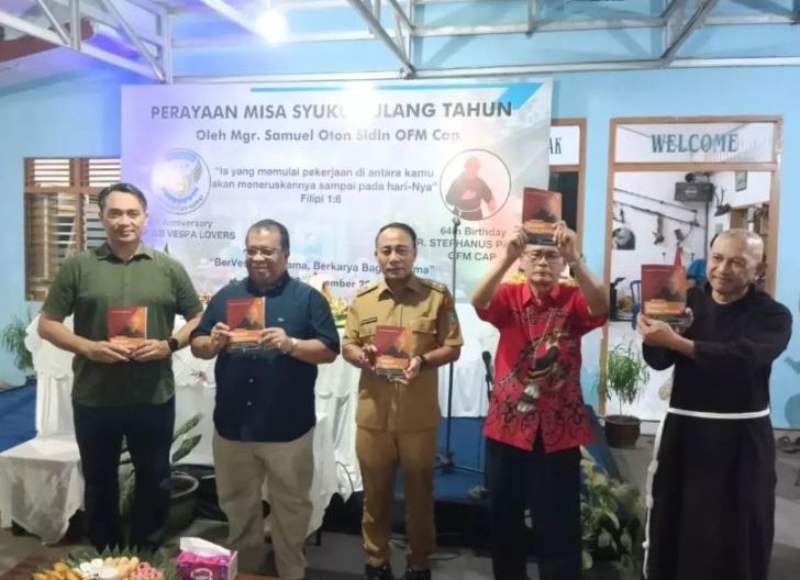 Photo of Donatur Peluncuran Buku, Heri Saman: Karya Kemanusiaan Bruder Stephanus Bangun Citra Positif Gereja Katolik