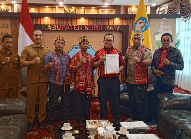Photo of Masyarakat Adat Bebatang Minta Pengakuan melalui SK Bupati, Sujiwo Siap Jembatani Prosesnya