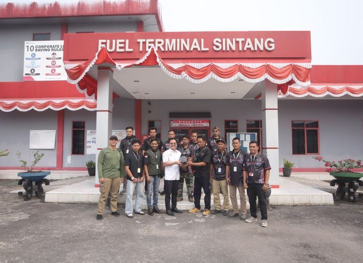 Photo of Dengar Cerita Sopir Sintang, Pertamina Patra Niaga Regional Kalimantan Terima Apresiasi atas Pelayanan BBM