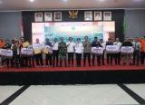 Photo of Pemkot Singkawang Salurkan Insentif Kepada 907 Personel Penanganan Karhutla