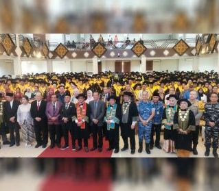 Wisuda ke-38 Universitas Panca Bhakti , Cipatakan 746 Lulusan Siap Kerja