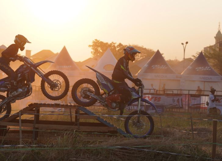 Photo of Ribuan Penonton Padati Shell BLU CRU Yamaha Enduro Challenge Sidoarjo, Saksikan Adu Skill dan Ketangguhan Rider