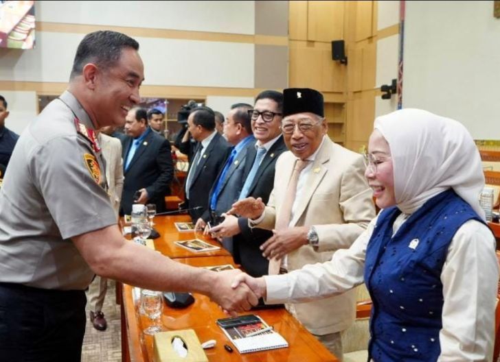 Photo of Siap Dikoreksi, Paripurna DPR Sahkan Komjen Pol Suyudi Jadi Kapolri, Usung Visi ‘Polri Bersama Masyarakat