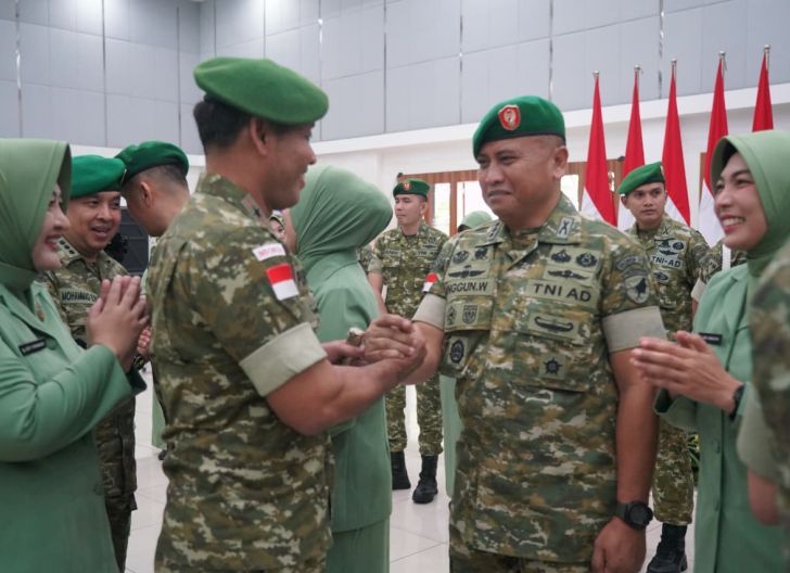 Photo of Hadiri Syukuran Kenaikan Pangkat Perwira, Danrem 121/Abw Sampaikan Ucapan Selamat dan Motivasi