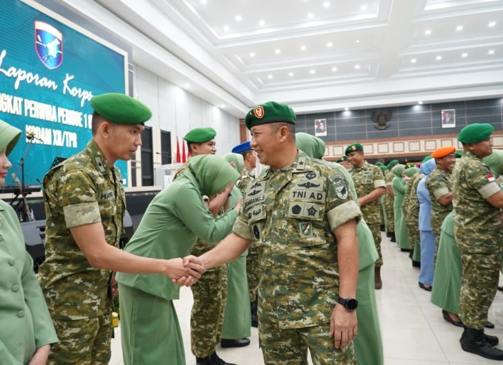 Photo of Pimpin Syukuran Kenaikan Pangkat Perwira, Kasdam XII/Tpr: Pangkat Adalah Amanah