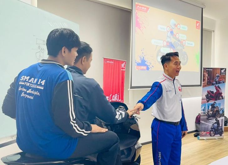 Photo of Astra Motor Kalbar Ajak Pelajar SMAN 14 Pontianak jadi Generasi Pelopor Keselamatan Berkendara