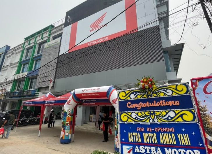 Photo of Semarak Re-Opening, Astra Motor Ahmad Yani Pontianak Tampil dengan Konsep Baru untuk Tingkatkan Layanan Terbaik