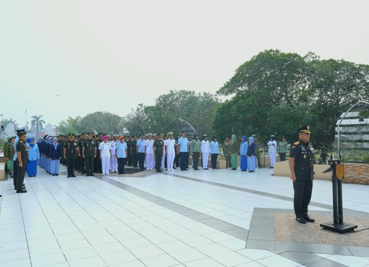 Photo of Peringati HUT ke-81 TNI, Kasdam XII/Tpr Pimpin Ziarah Nasional di TMP Dharma Patria Jaya