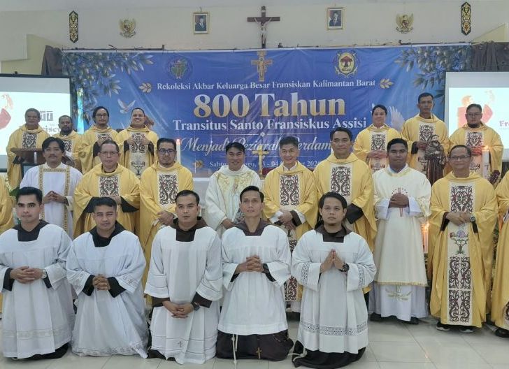 Photo of Usung Semangat Peziarah Perdamaian, Rekoleksi Akbar Keluarga Besar Fransiskan Kalbar Peringati 800 Tahun Transitus