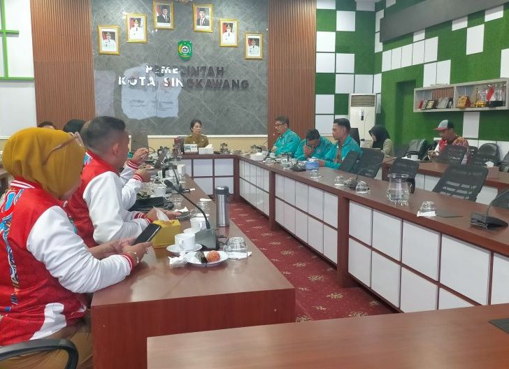 Photo of KONI Singkawang Optimis Bisa Meraih 58 Medali Emas dan Masuk Peringkat Lima Besar di Porprov XIV Kalbar