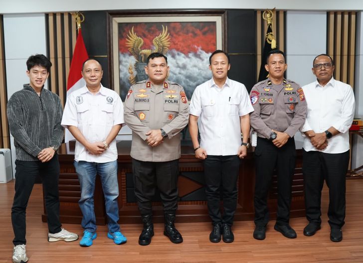 Photo of Bahas Back To Champion dan Porprov XIV Kalbar 2026, Ketum KONI Pimpin Audiensi ke Kapolda untuk Perkuat Sinergitas