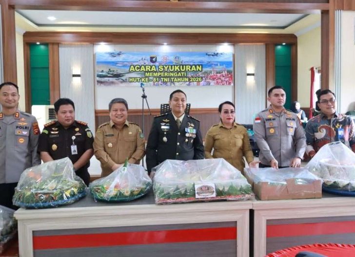 Photo of Kapolres Sanggau Hadiri Ramah Tamah HUT ke-81 TNI, Perkuat Sinergitas TNI-Polri